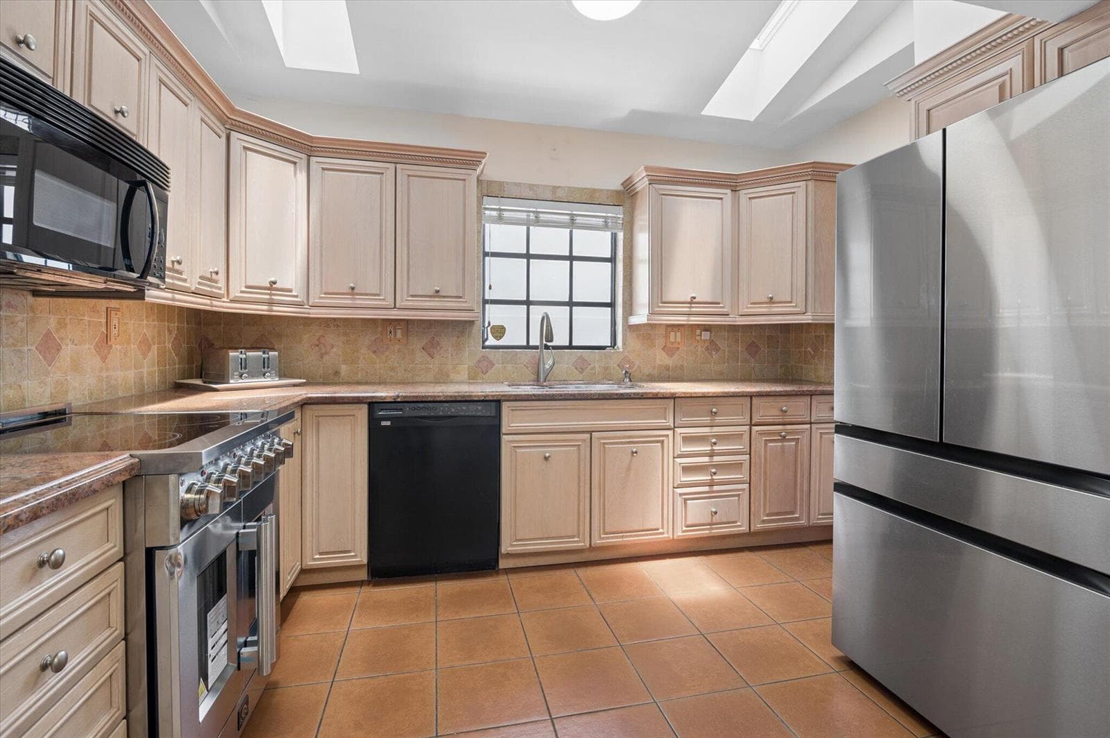 325 Coconut Isle Drive 5