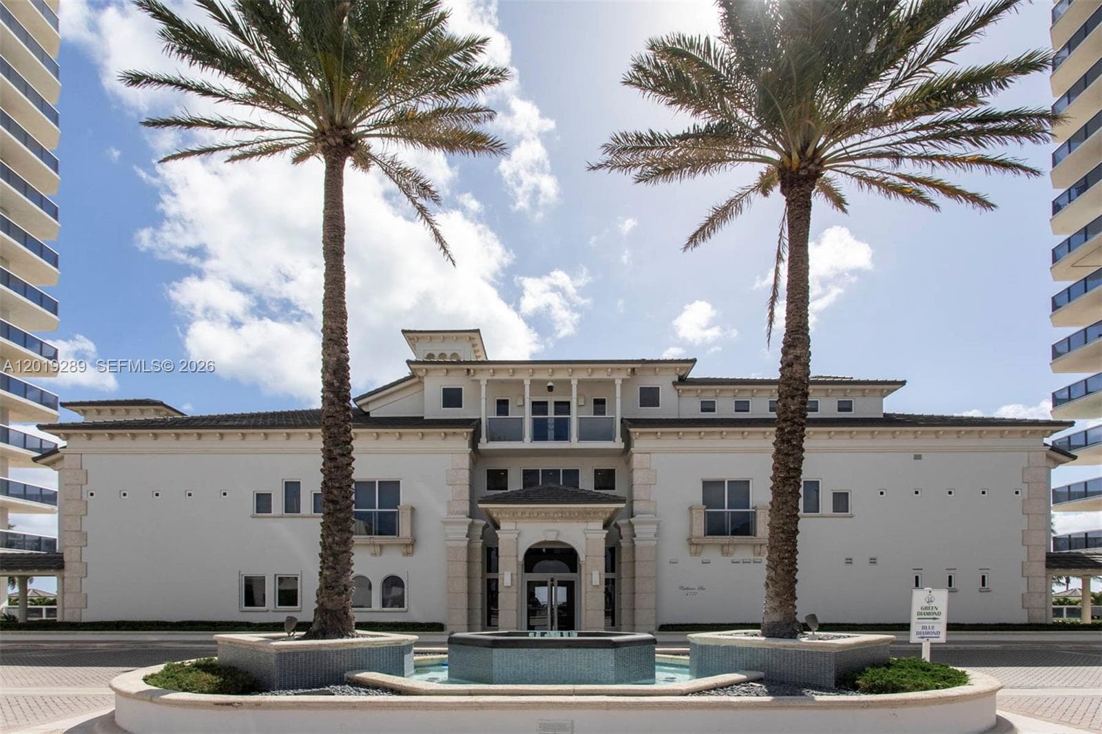 4779 Collins Ave 1206 photo 18