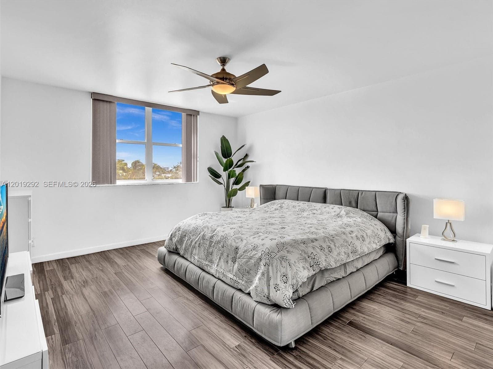 2450 NE 135th St 201 photo 22