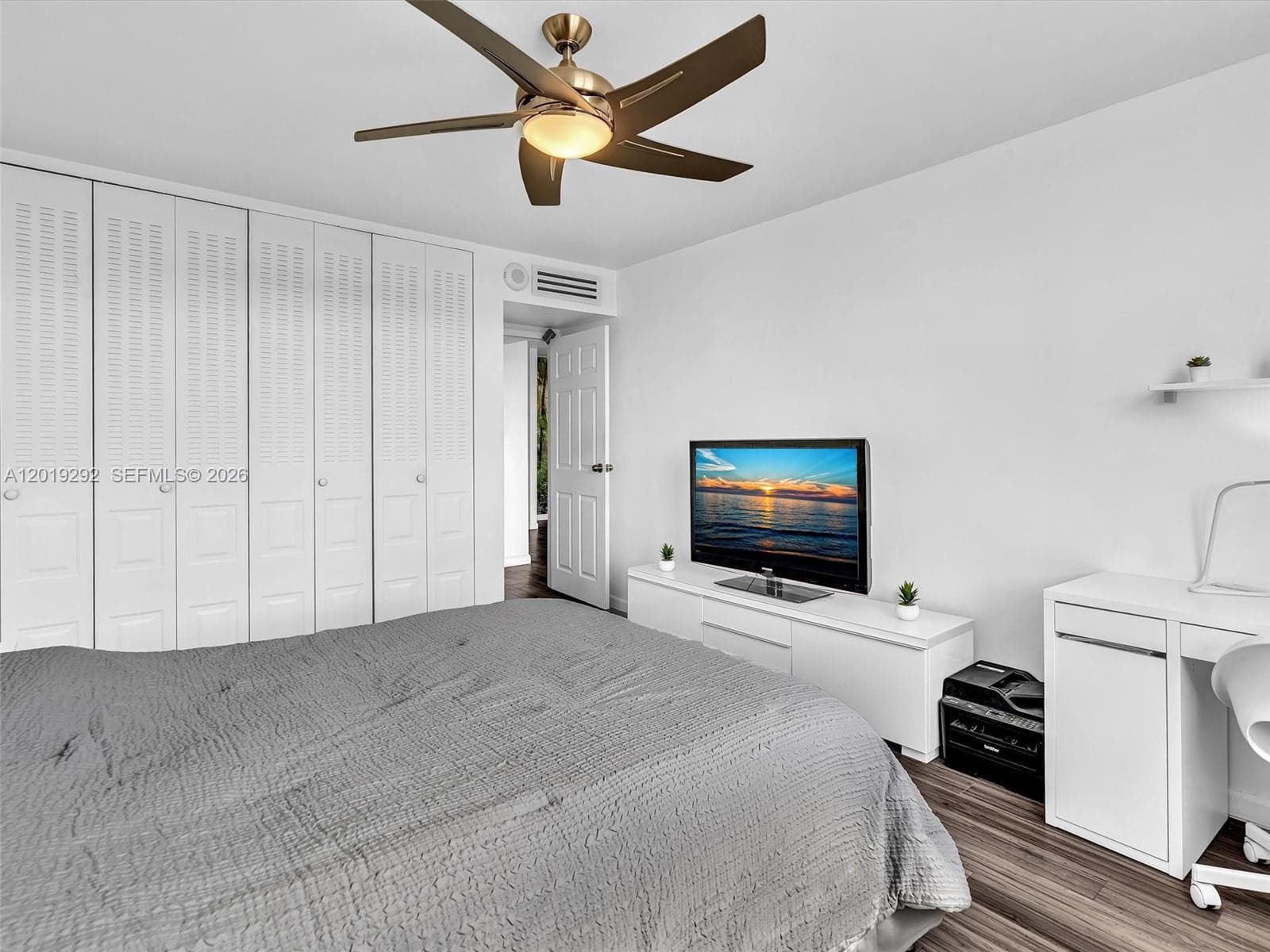 2450 NE 135th St 201 photo 19