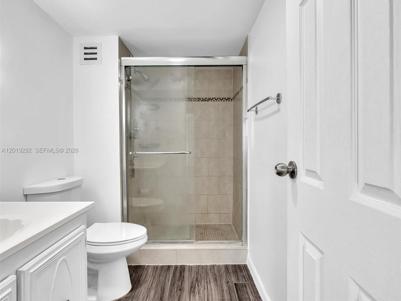 2450 NE 135th St 201 photo 25