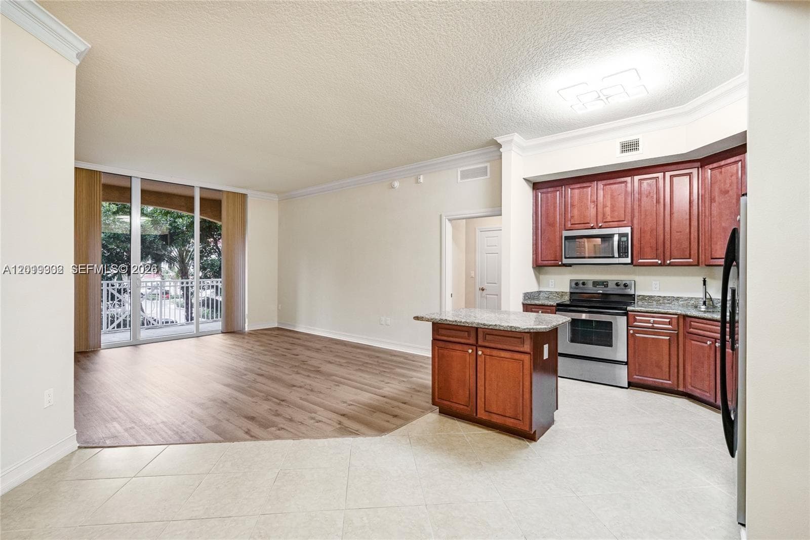 3001 NE 185th St 219 photo 4