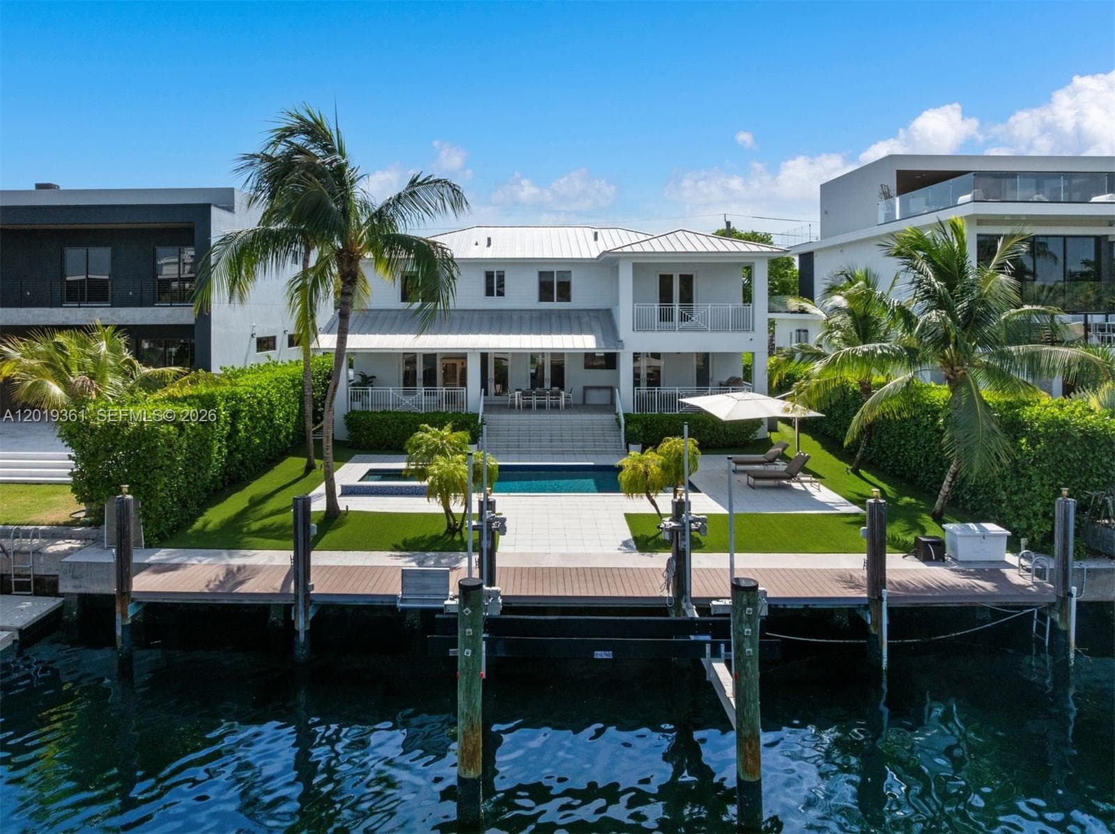 13040 Bayshore Dr 1
