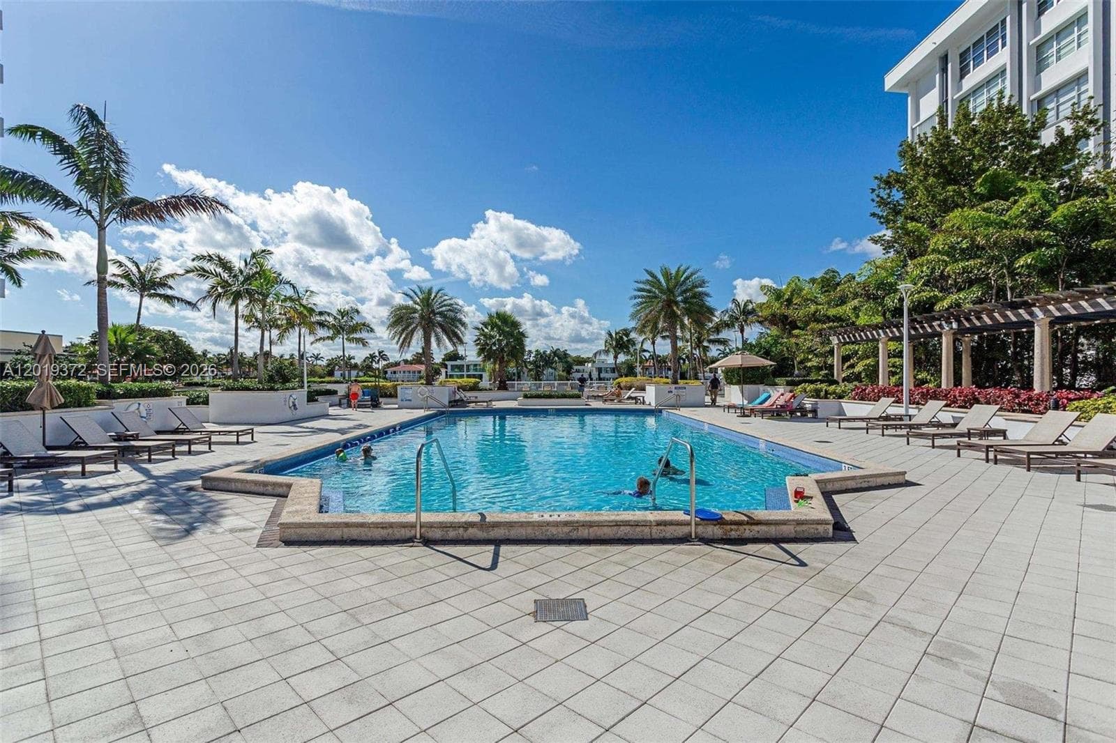 5600 Collins Ave 8A photo 2