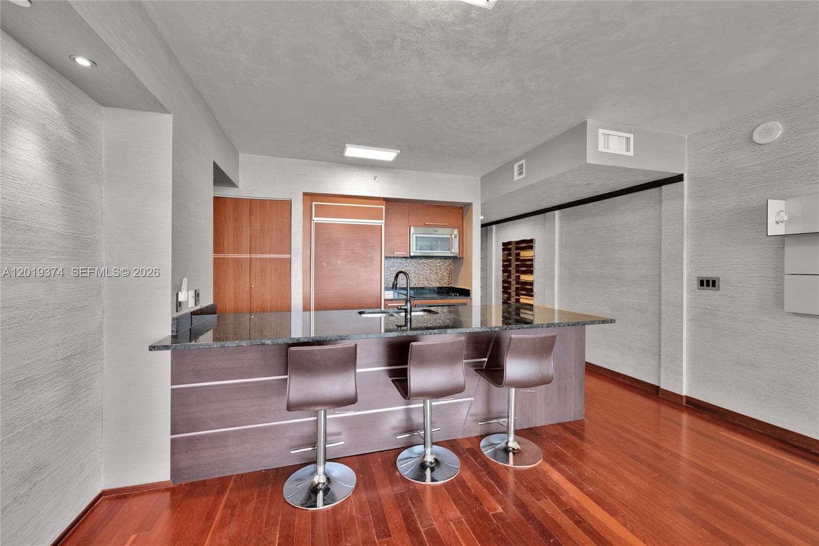 1830 Ocean Dr 2705 photo 9