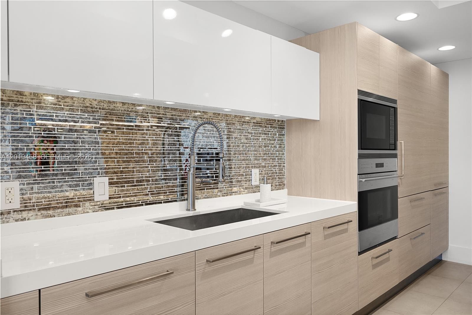 17111 Biscayne Blvd 1406 photo 17