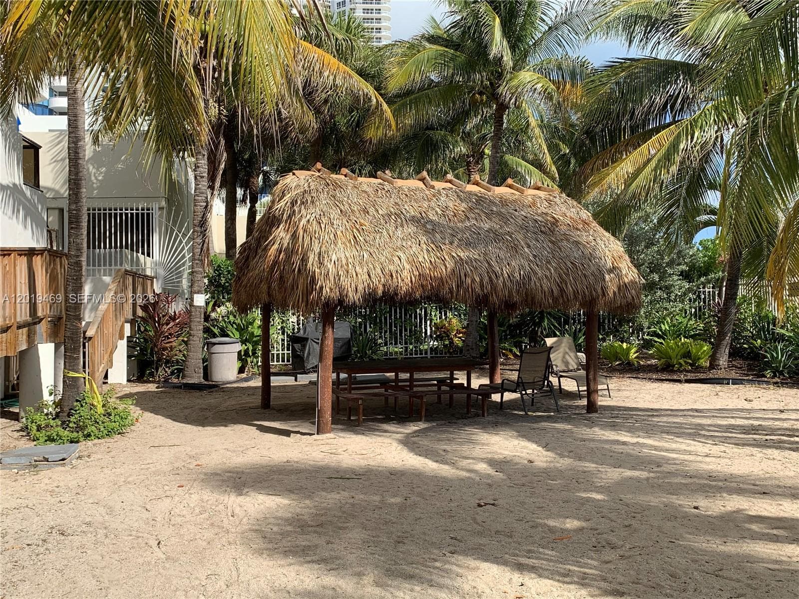 6039 Collins Ave 1221 photo 23