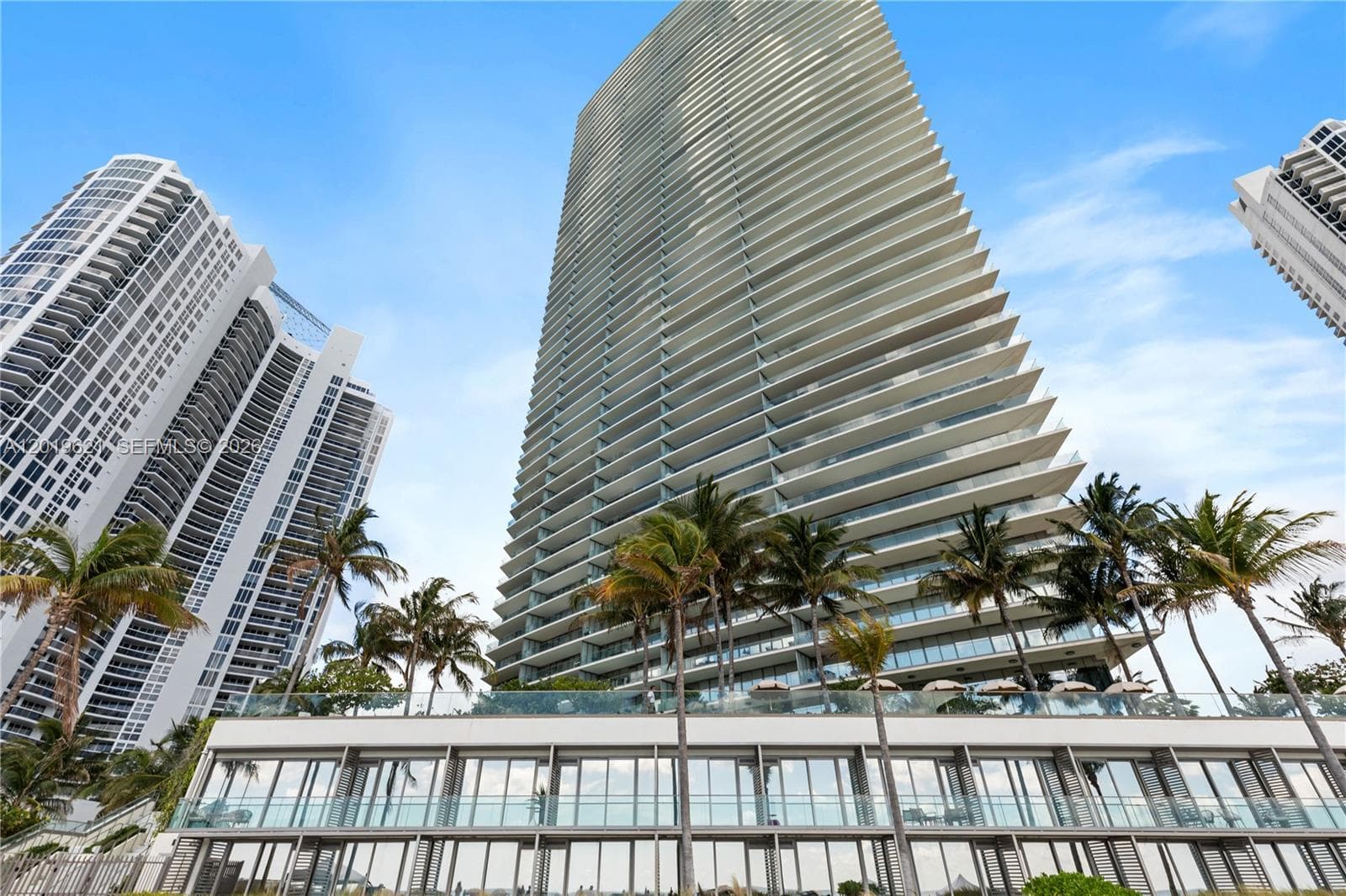 18975 Collins Ave C-1 photo 22