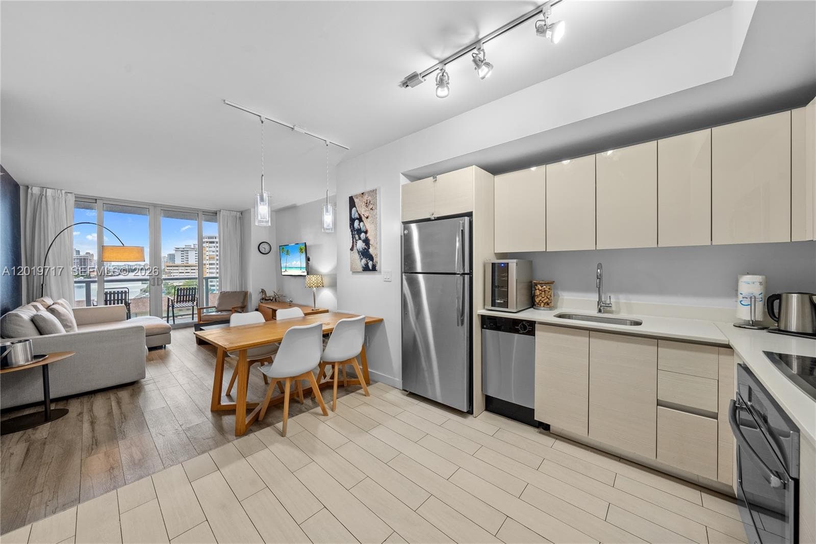 2602 E Hallandale Beach Blvd R703 photo 9