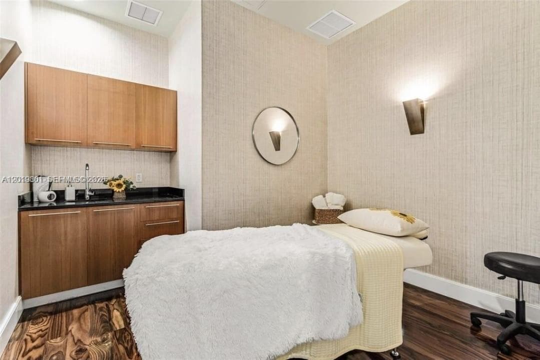 50 Biscayne Blvd 4106 photo 18
