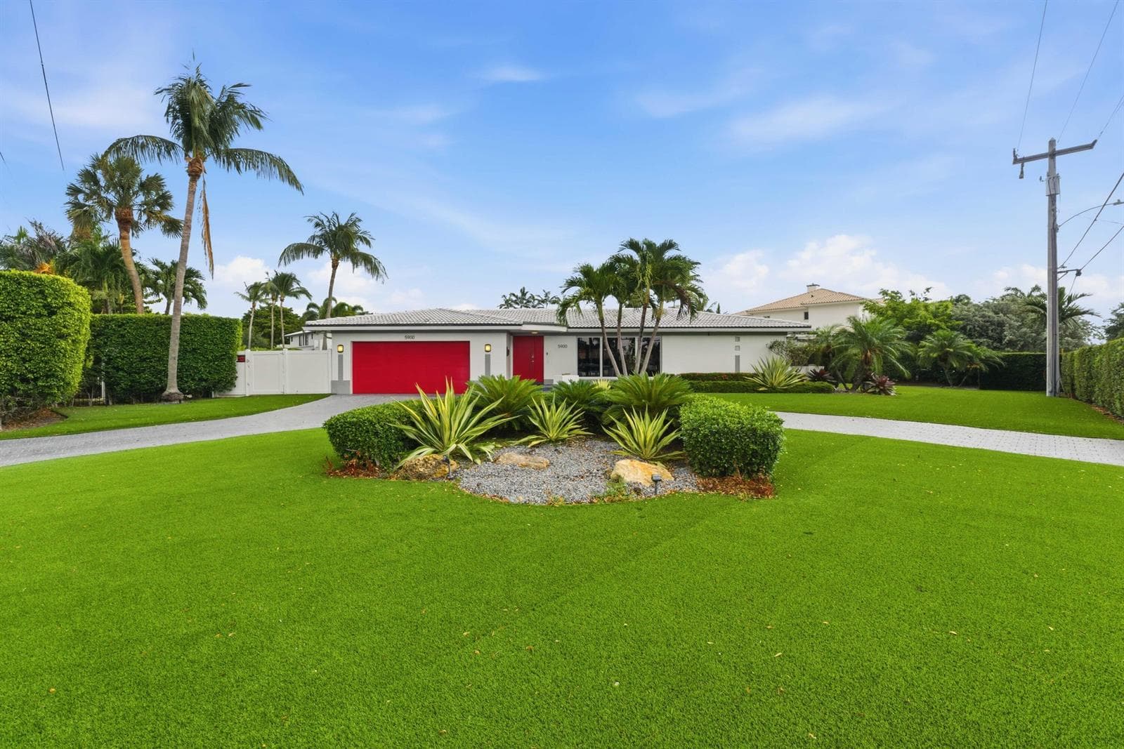 5900 Bayview Drive 3