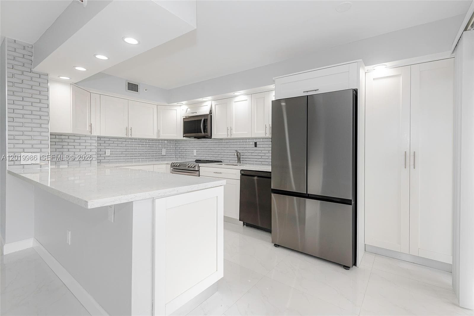 1201 S Ocean Dr 610N photo 12