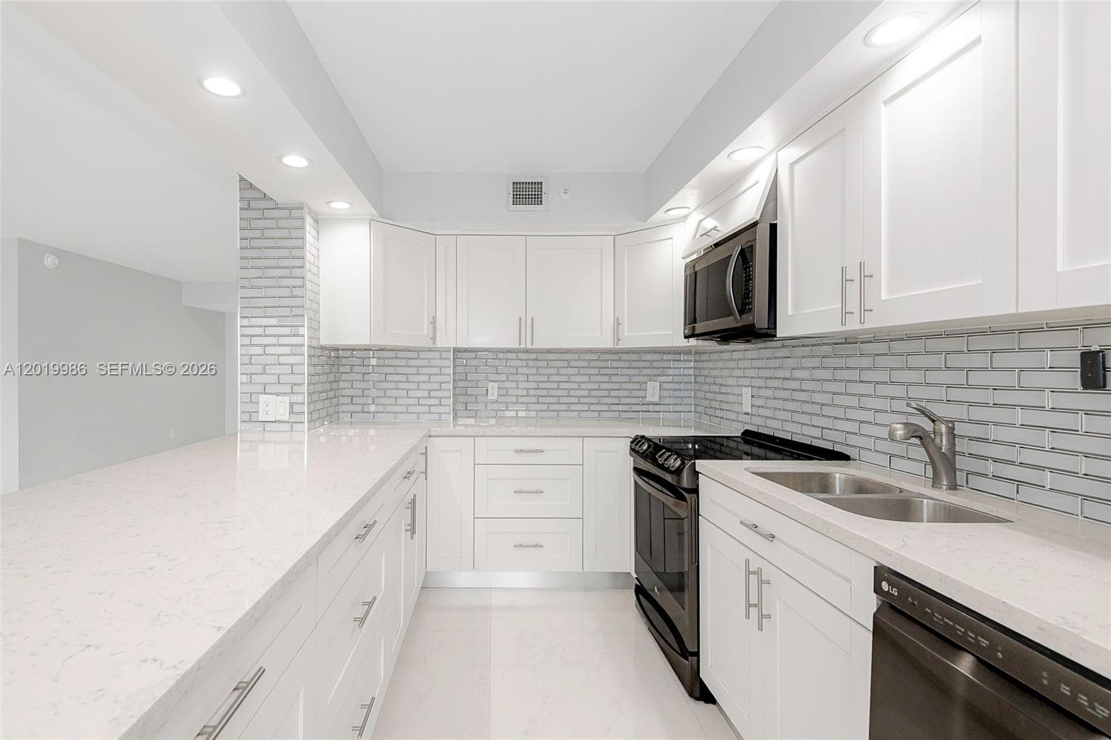 1201 S Ocean Dr 610N photo 14