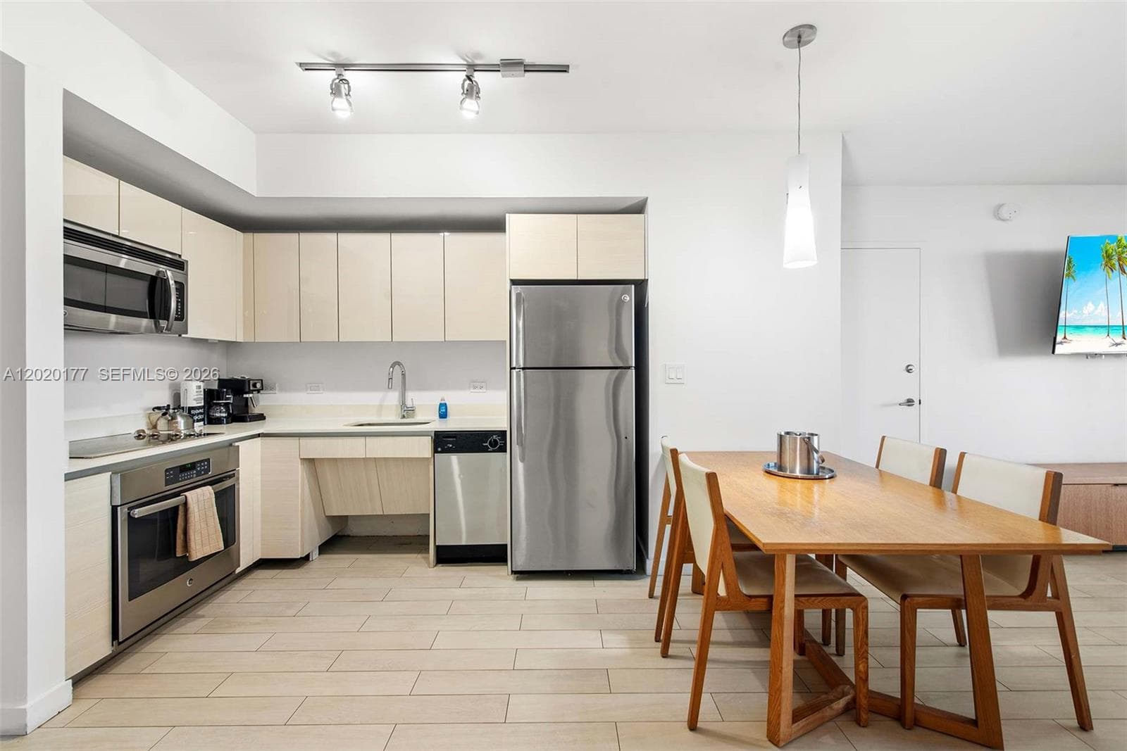 2602 E Hallandale Beach Blvd R2604 photo 7