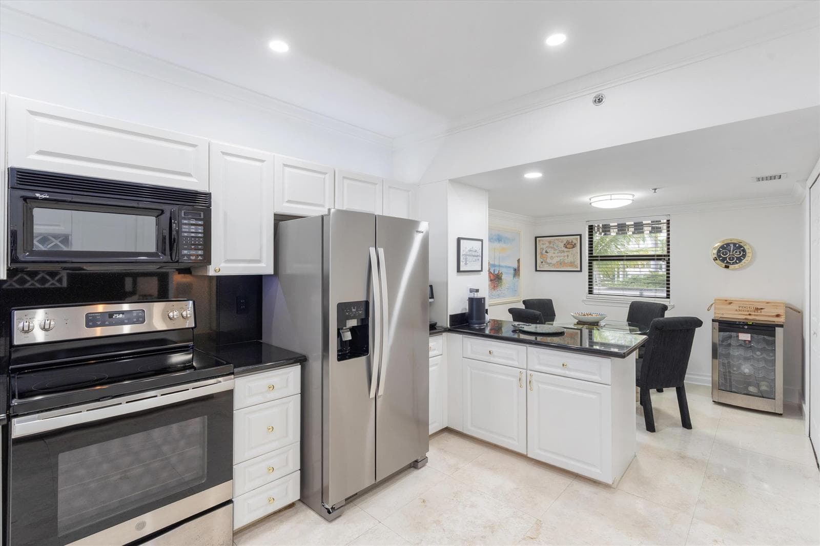 1035 S Federal Highway #211 4