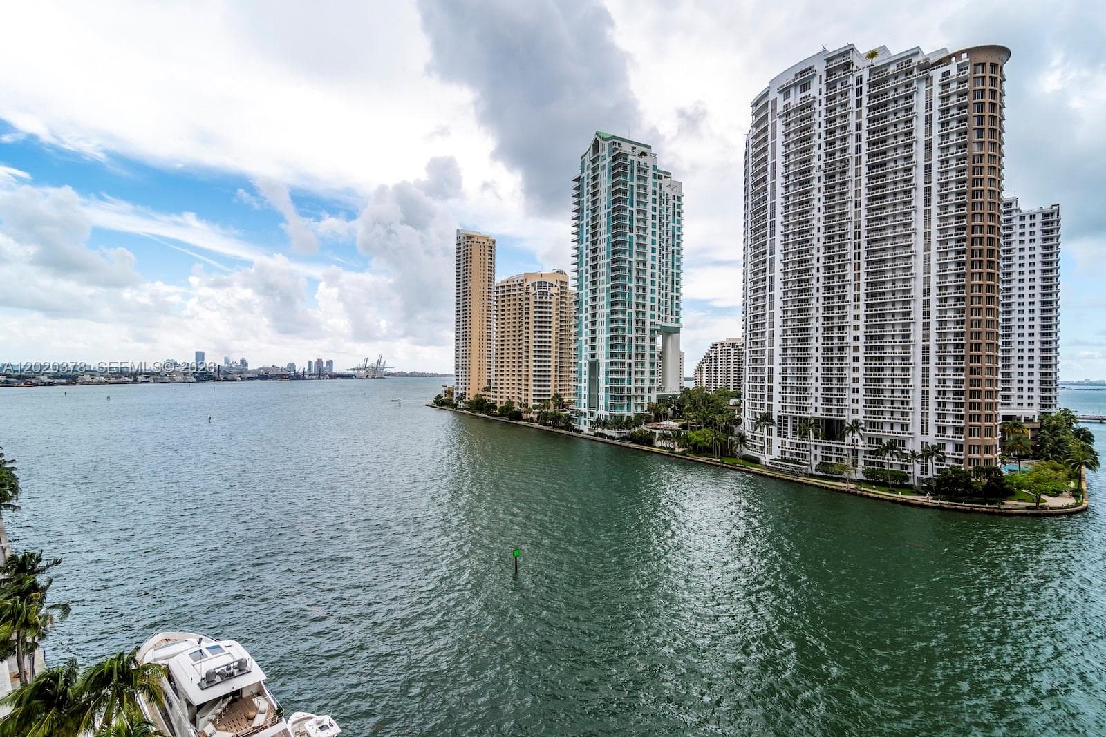 300 Biscayne Boulevard Way #802E 4