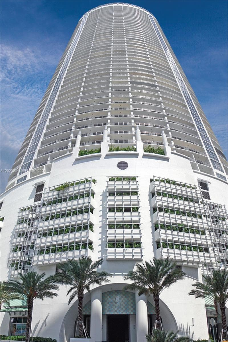 1750 N Bayshore Dr 4901 photo 17