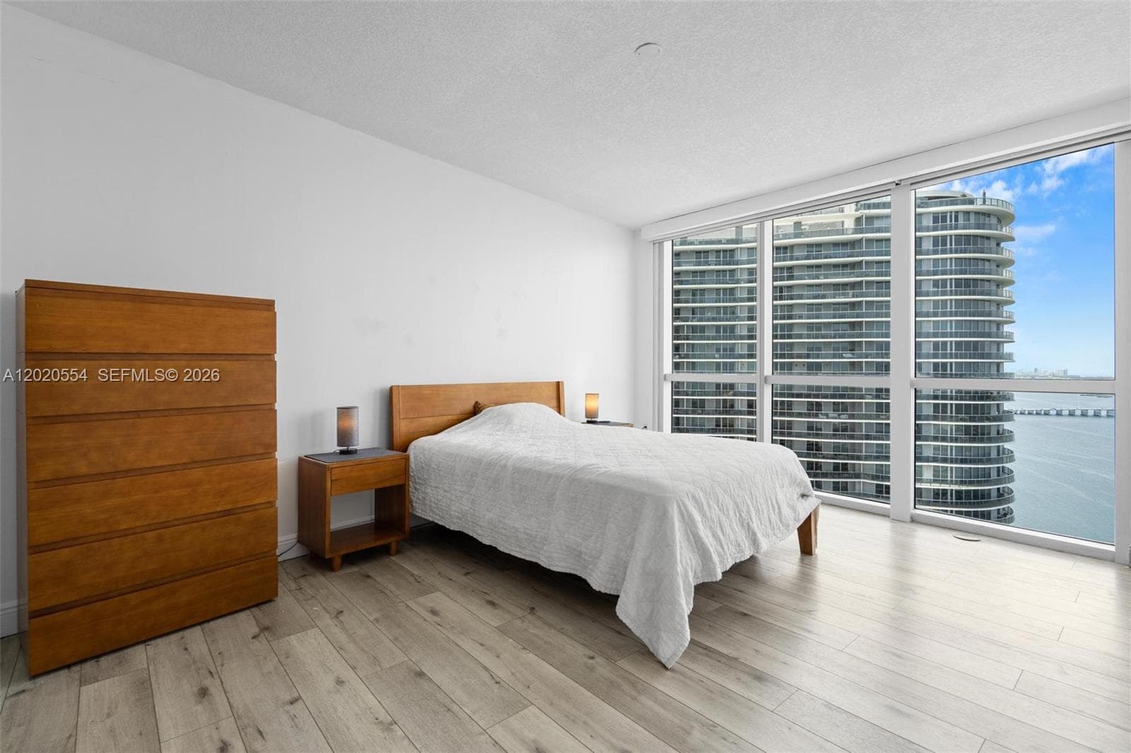 1750 N Bayshore Dr 4901 photo 12