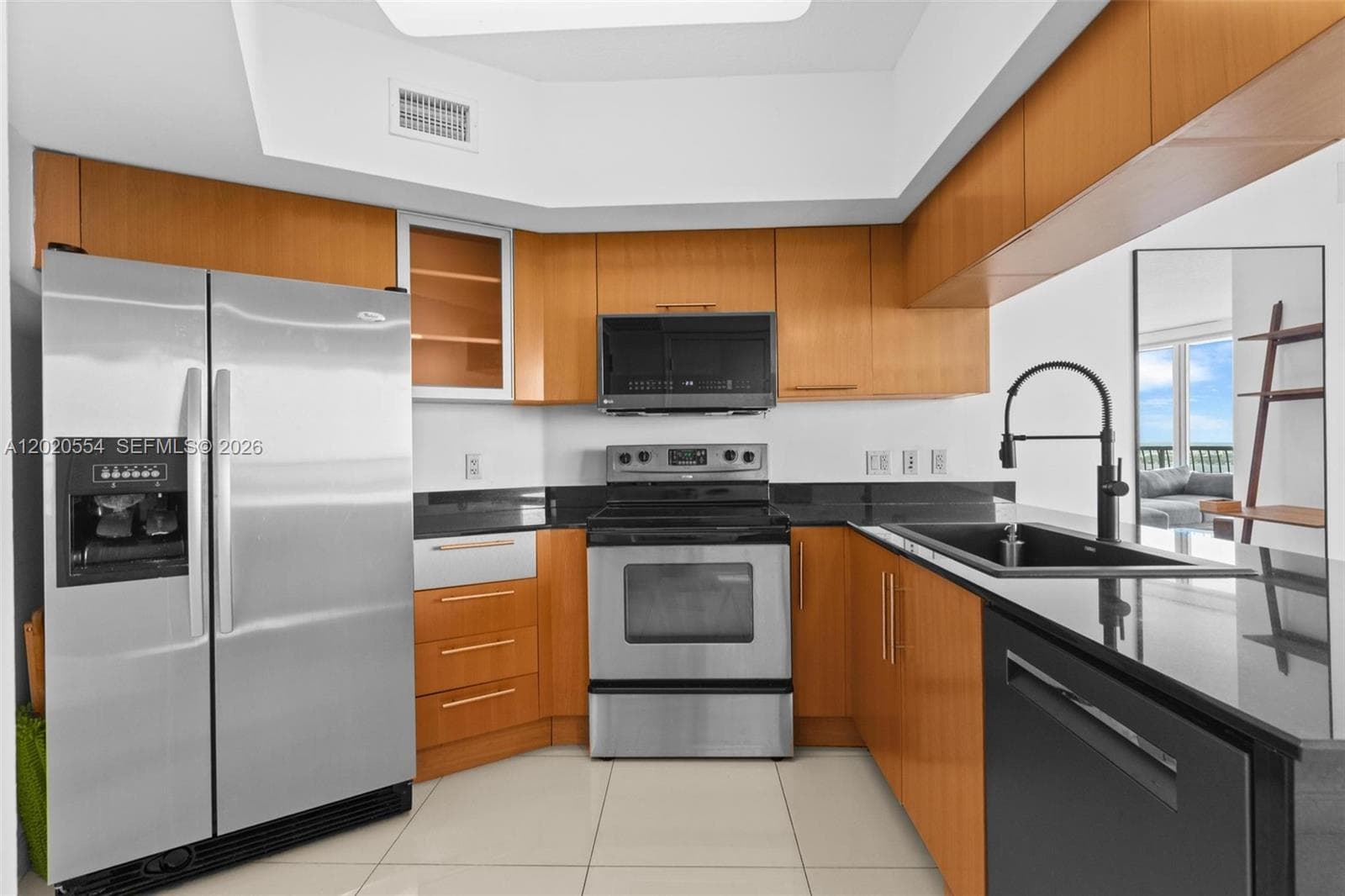 1750 N Bayshore Dr 4901 photo 7
