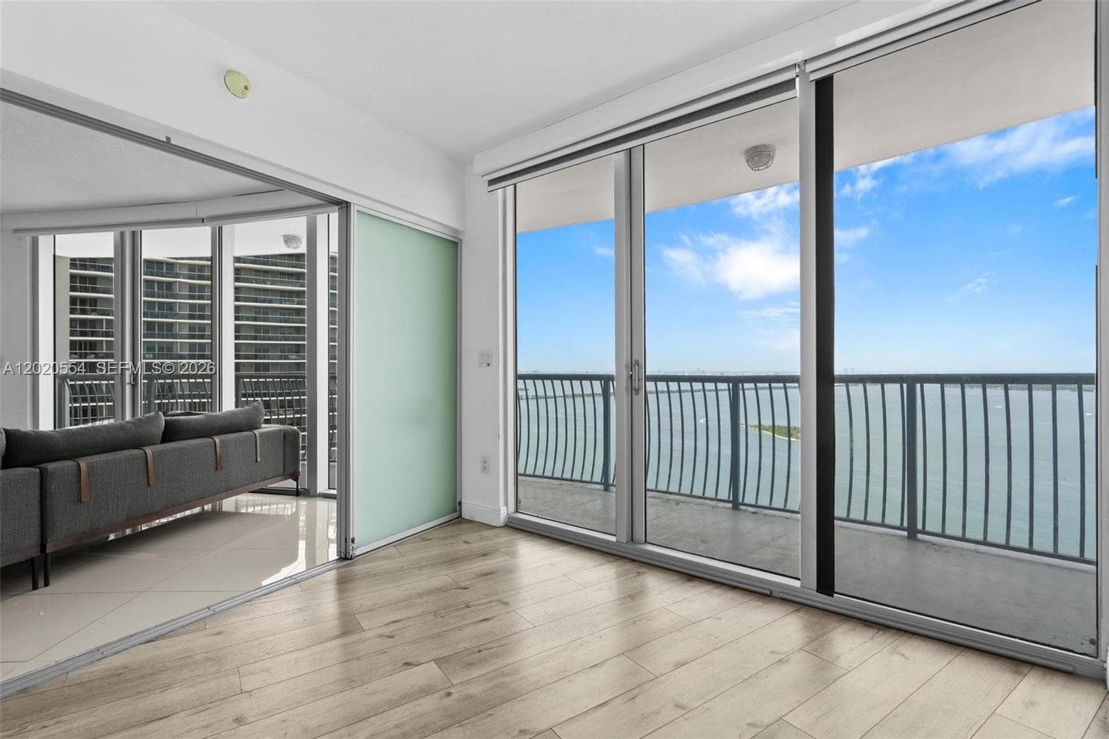 1750 N Bayshore Dr 4901 photo 3
