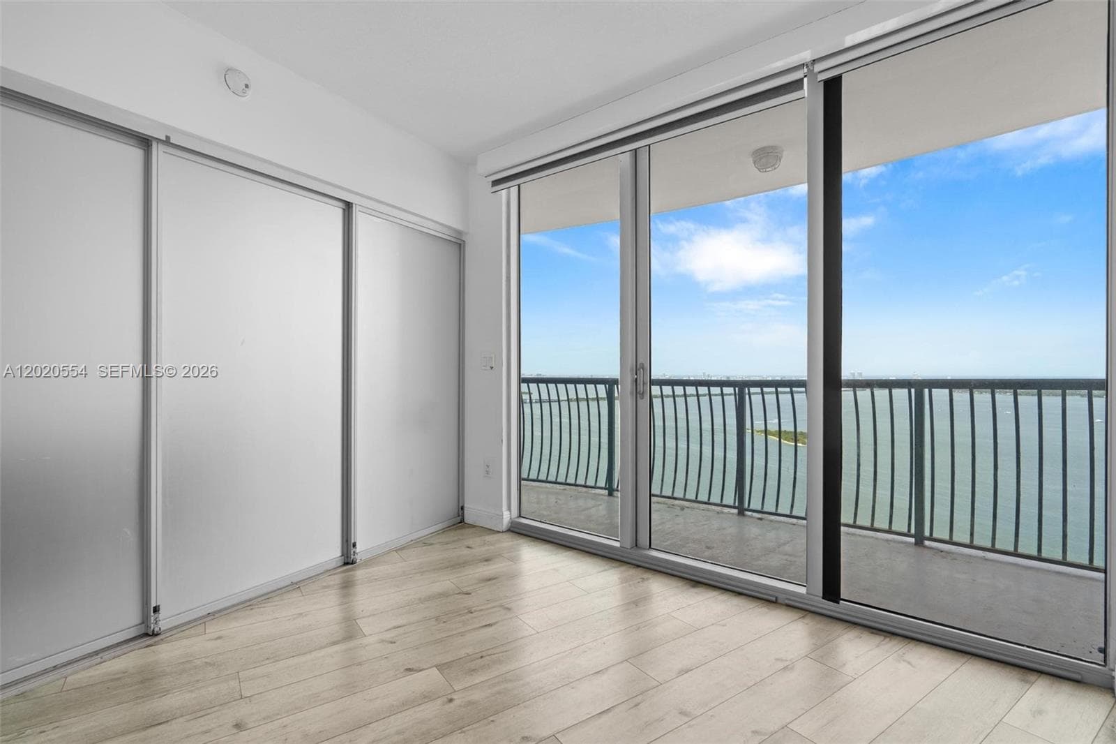 1750 N Bayshore Dr 4901 photo 14