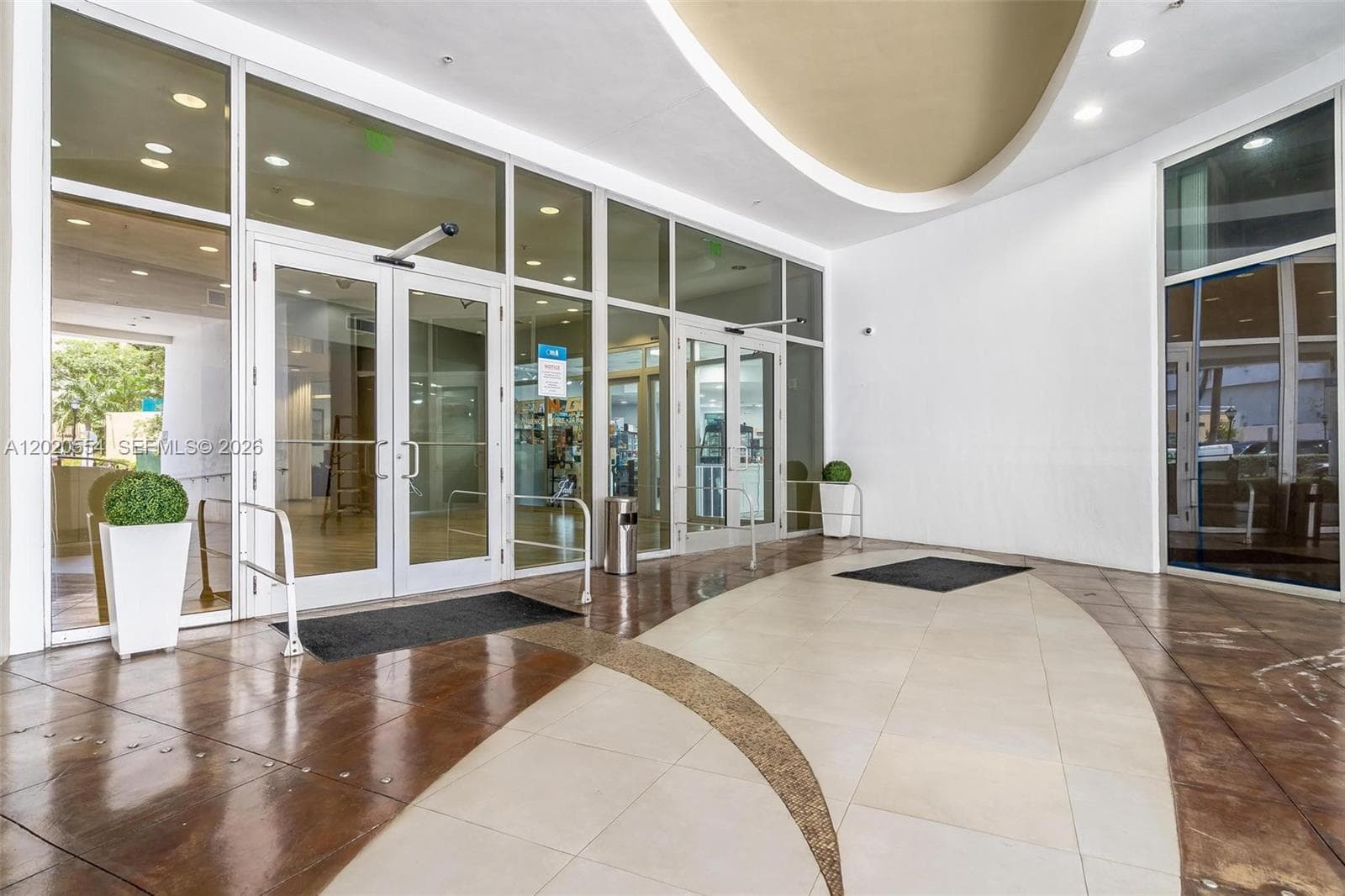 1750 N Bayshore Dr 4901 photo 21