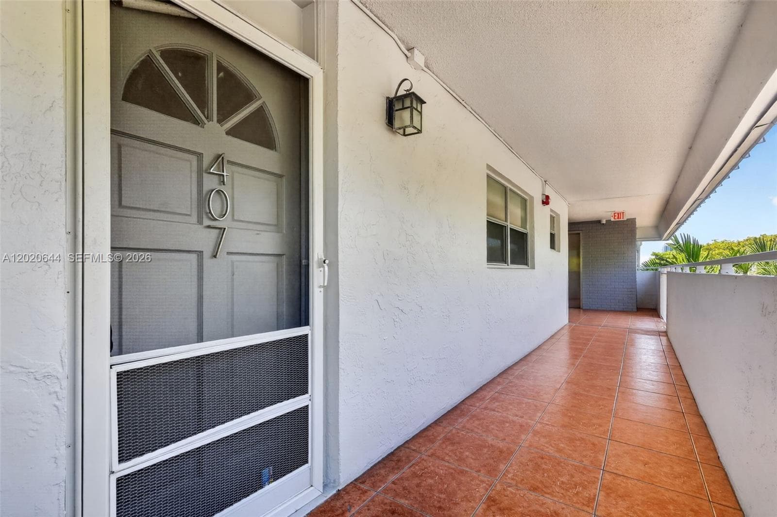 3550 NE 169th St 407 photo 4