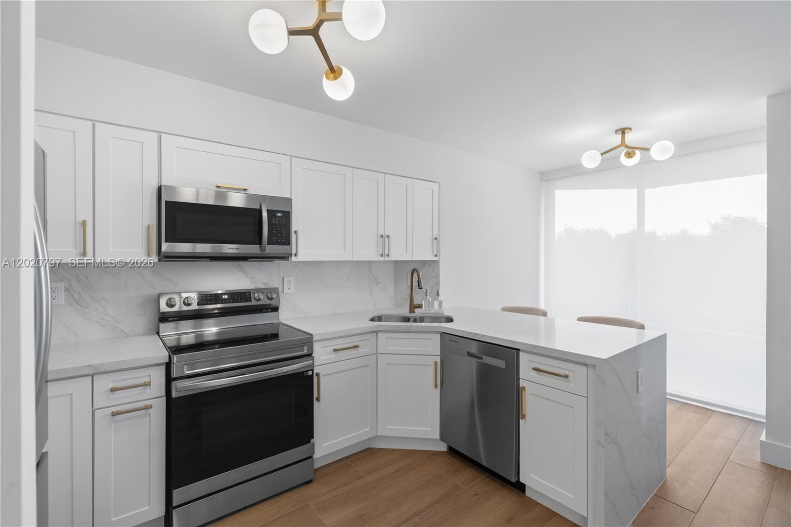 19101 NE 36th Ct 402 photo 12
