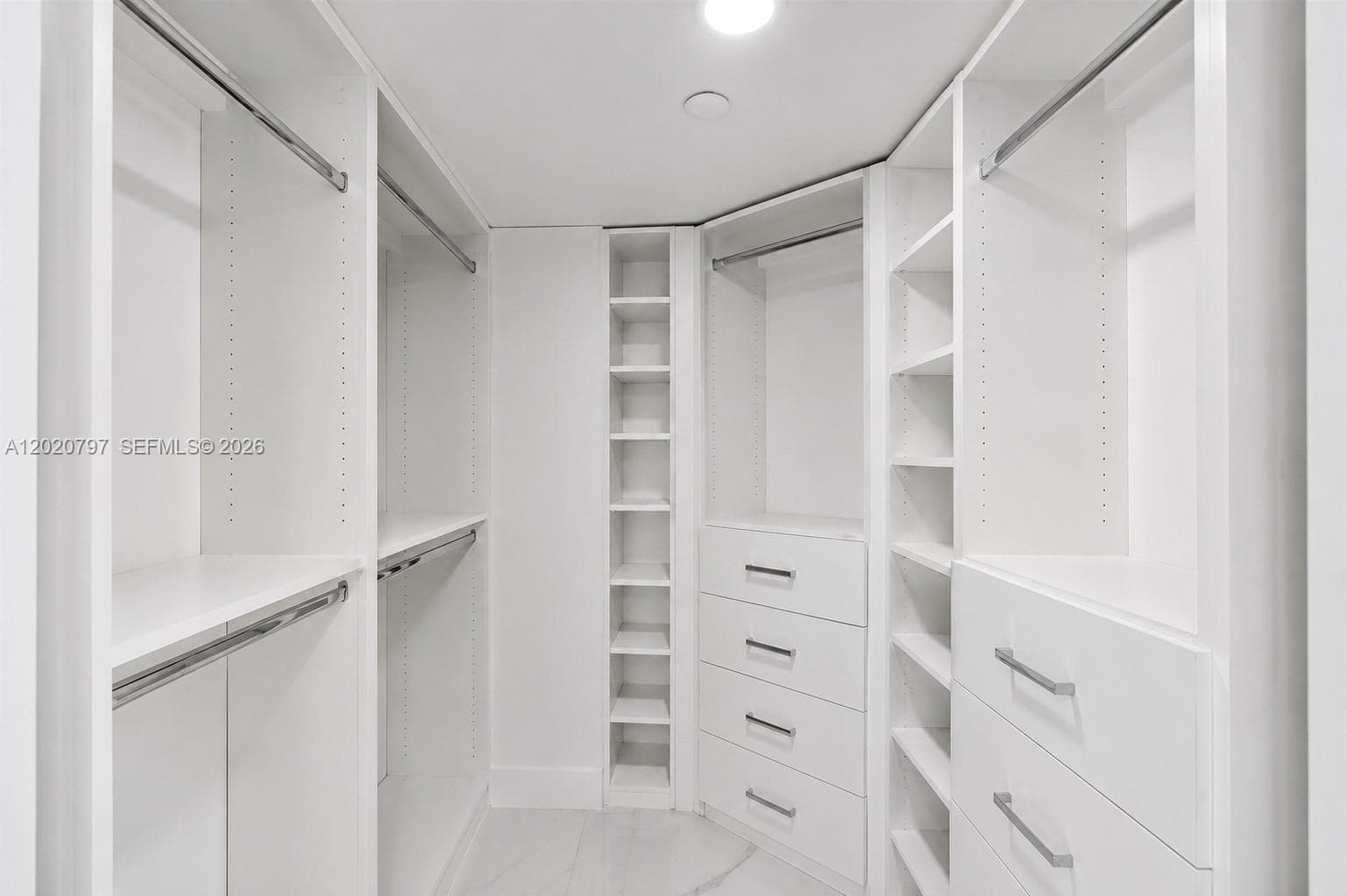 19101 NE 36th Ct 402 photo 18