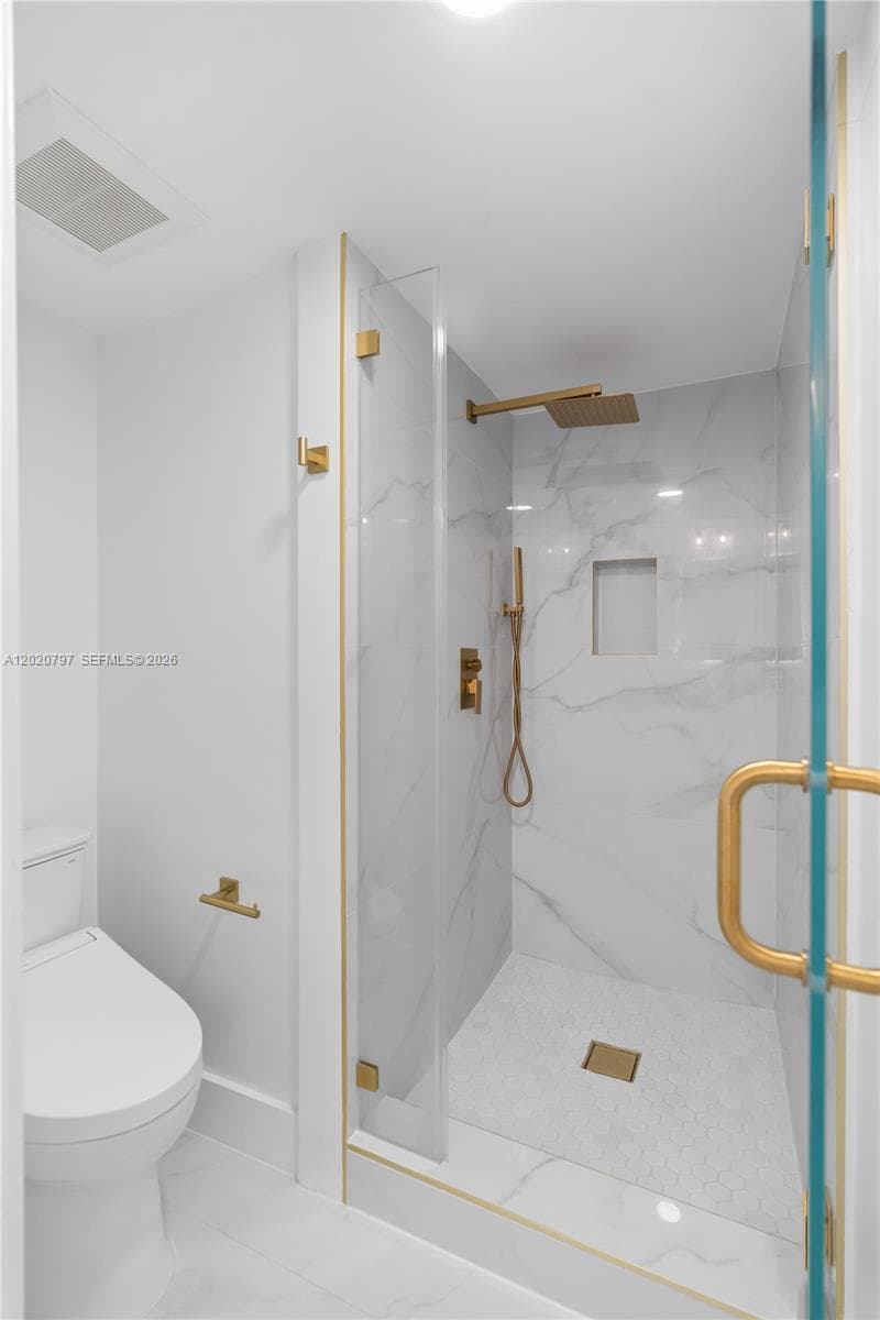 19101 NE 36th Ct 402 photo 21