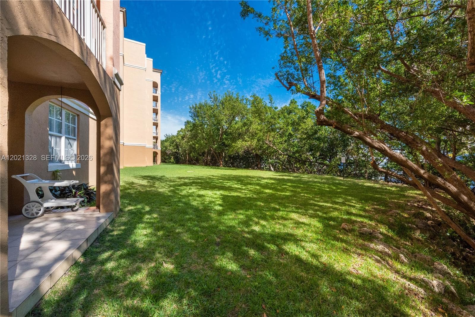 19601 E Country Club Dr 7102 photo 6