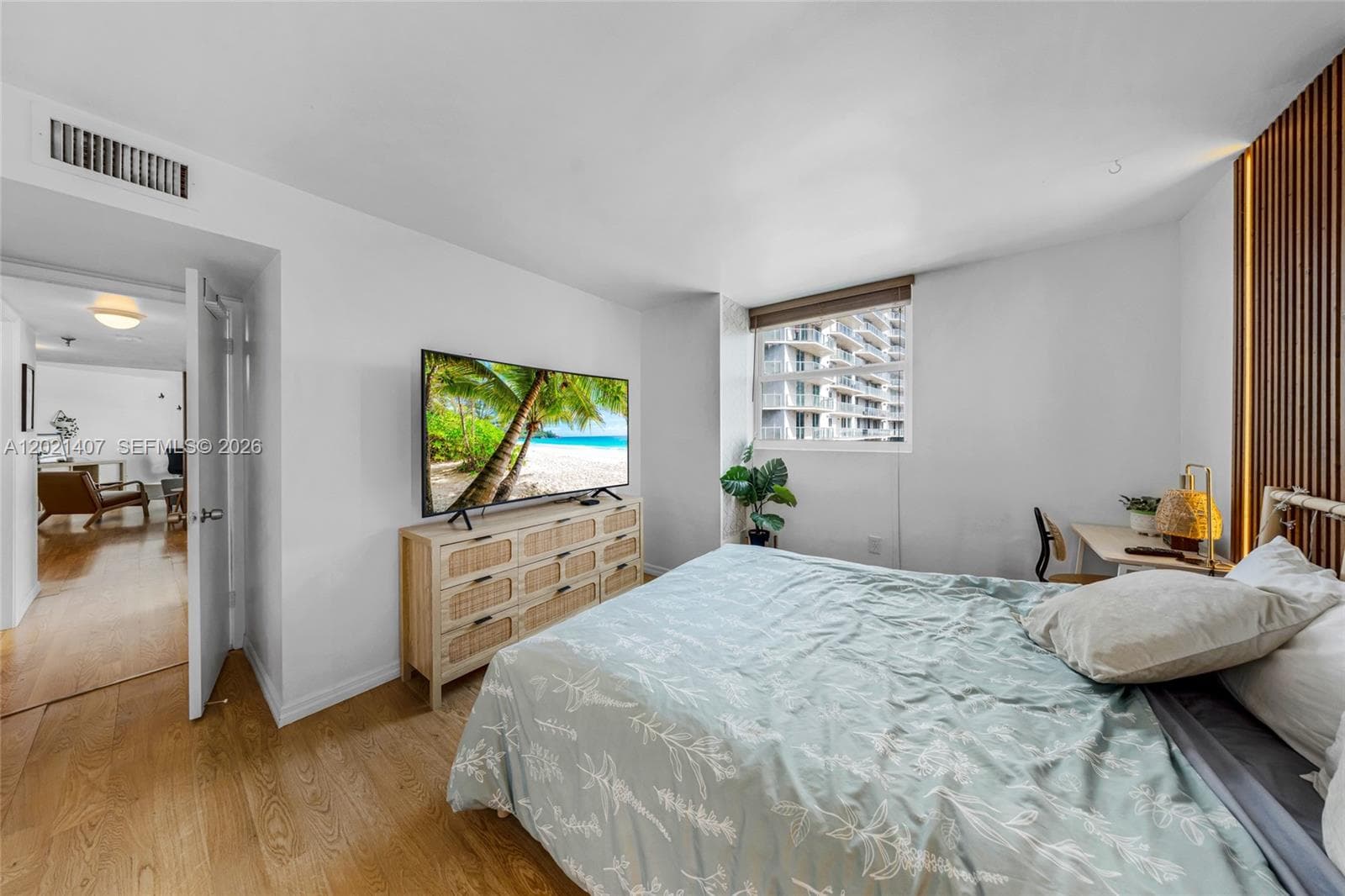 5880 Collins Ave 1007 photo 17