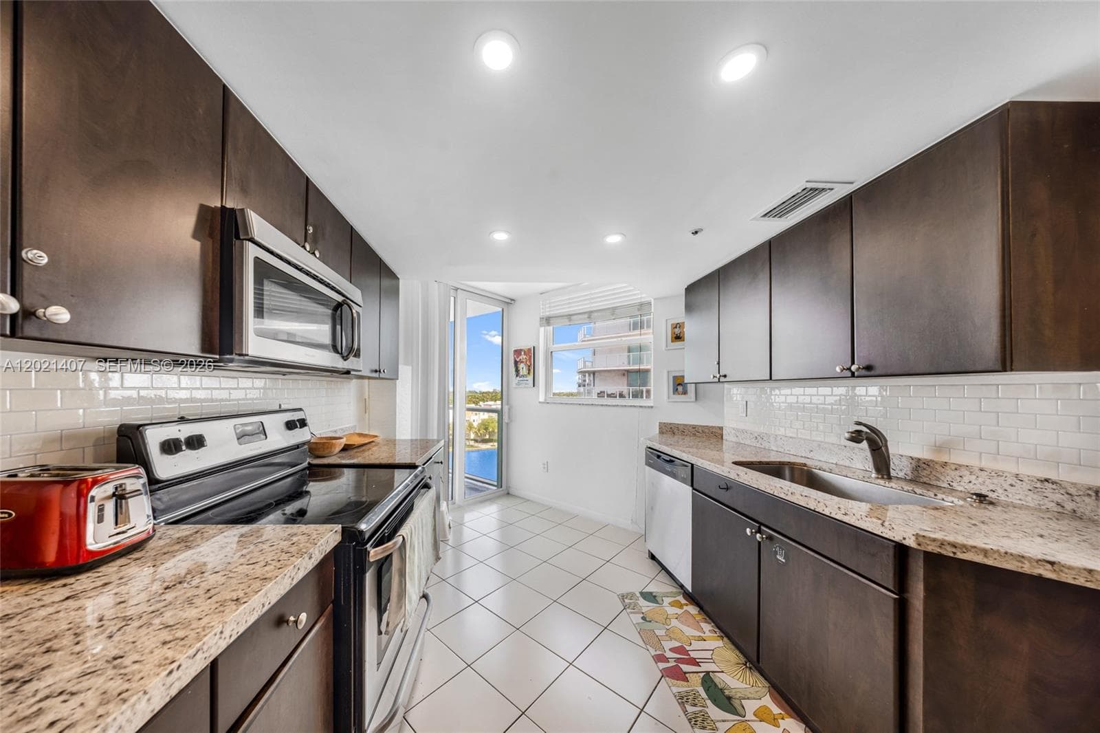 5880 Collins Ave 1007 photo 7