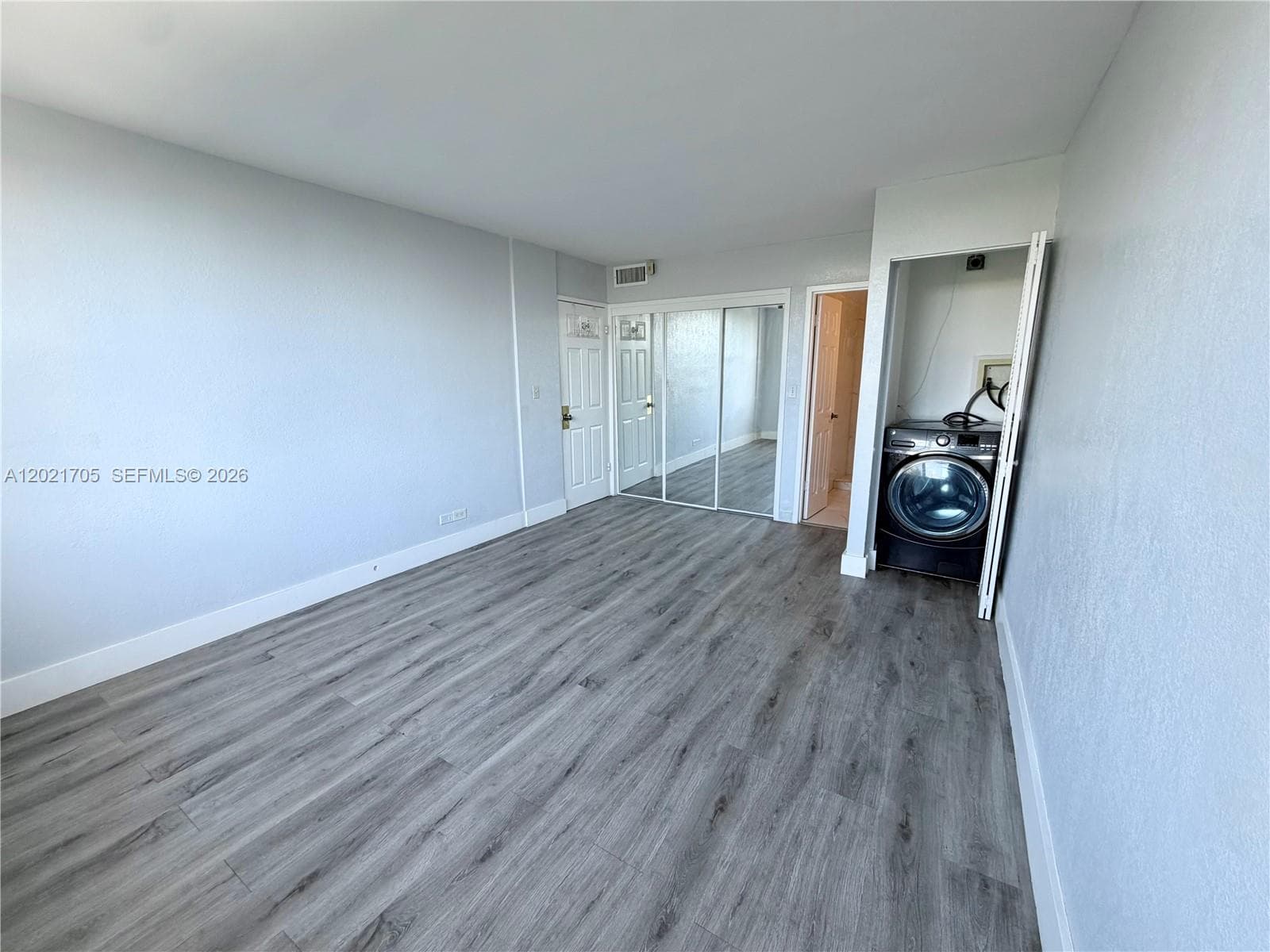 3660 NE 166th St 414 photo 1