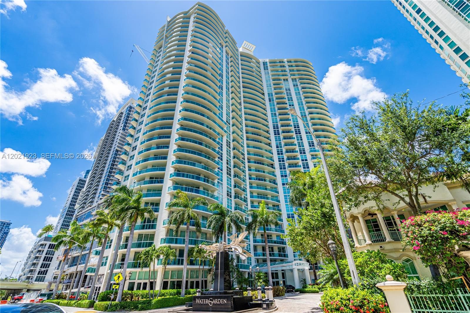 347 N New River Dr E 2206 photo 14
