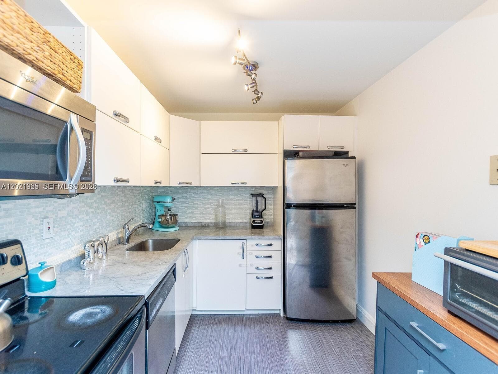 3701 N Country Club Dr 1002 photo 14