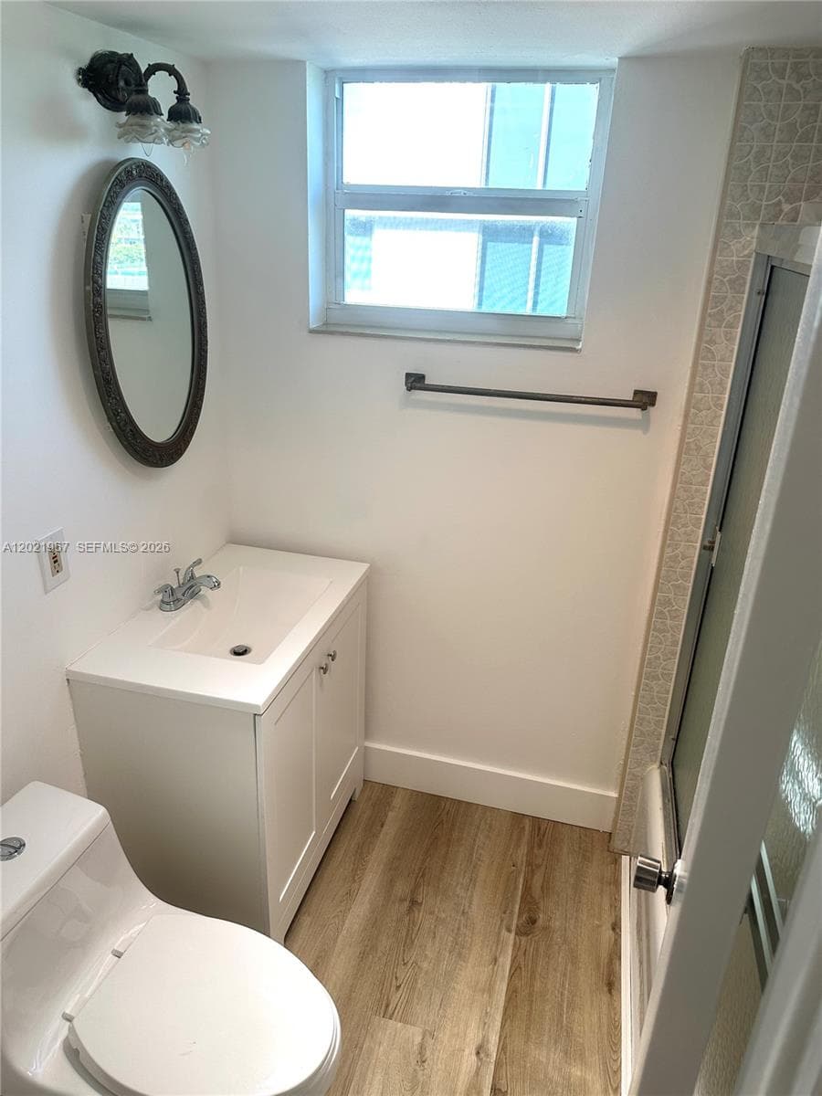 9501 E Bay Harbor Dr 5B photo 17