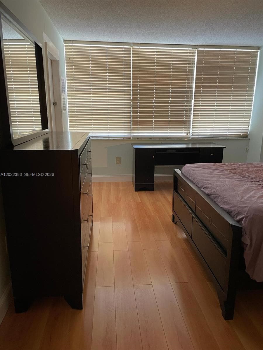 18021 Biscayne Blvd 1701/2 photo 23