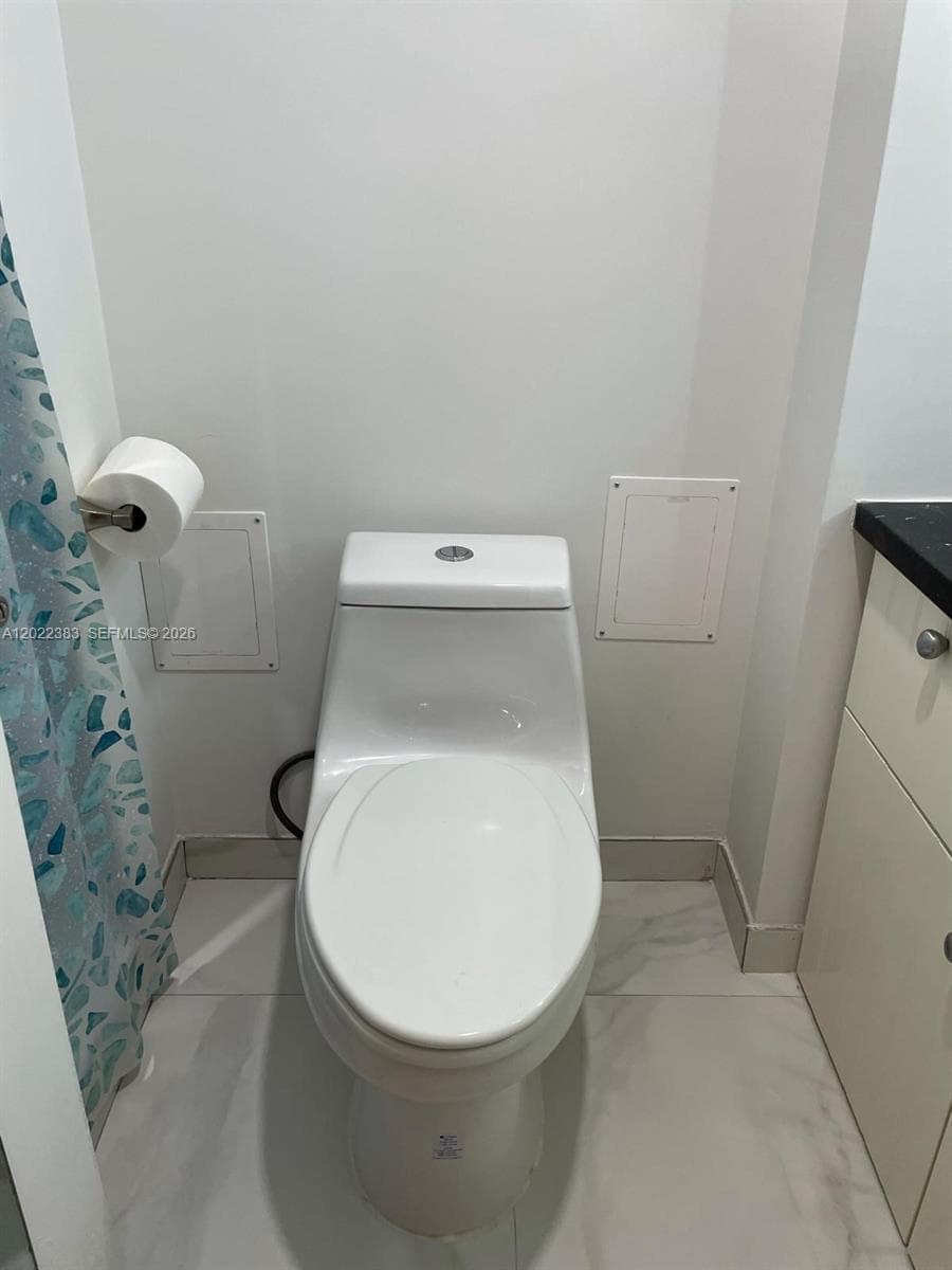 18021 Biscayne Blvd 1701/2 photo 14