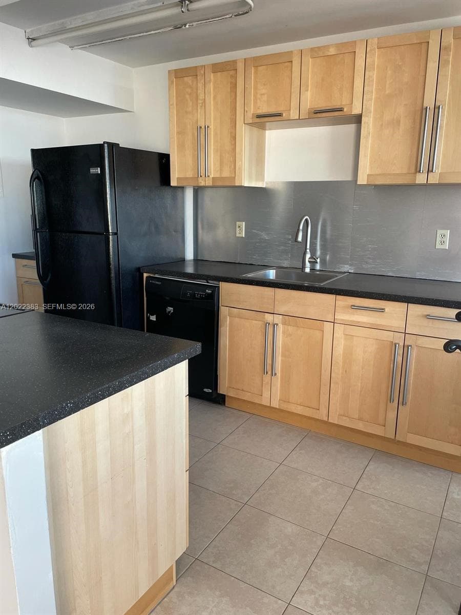 18021 Biscayne Blvd 1701/2 photo 4
