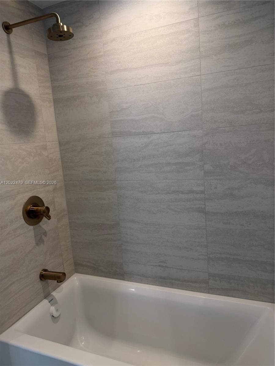 77 SE 5st 2306 photo 22