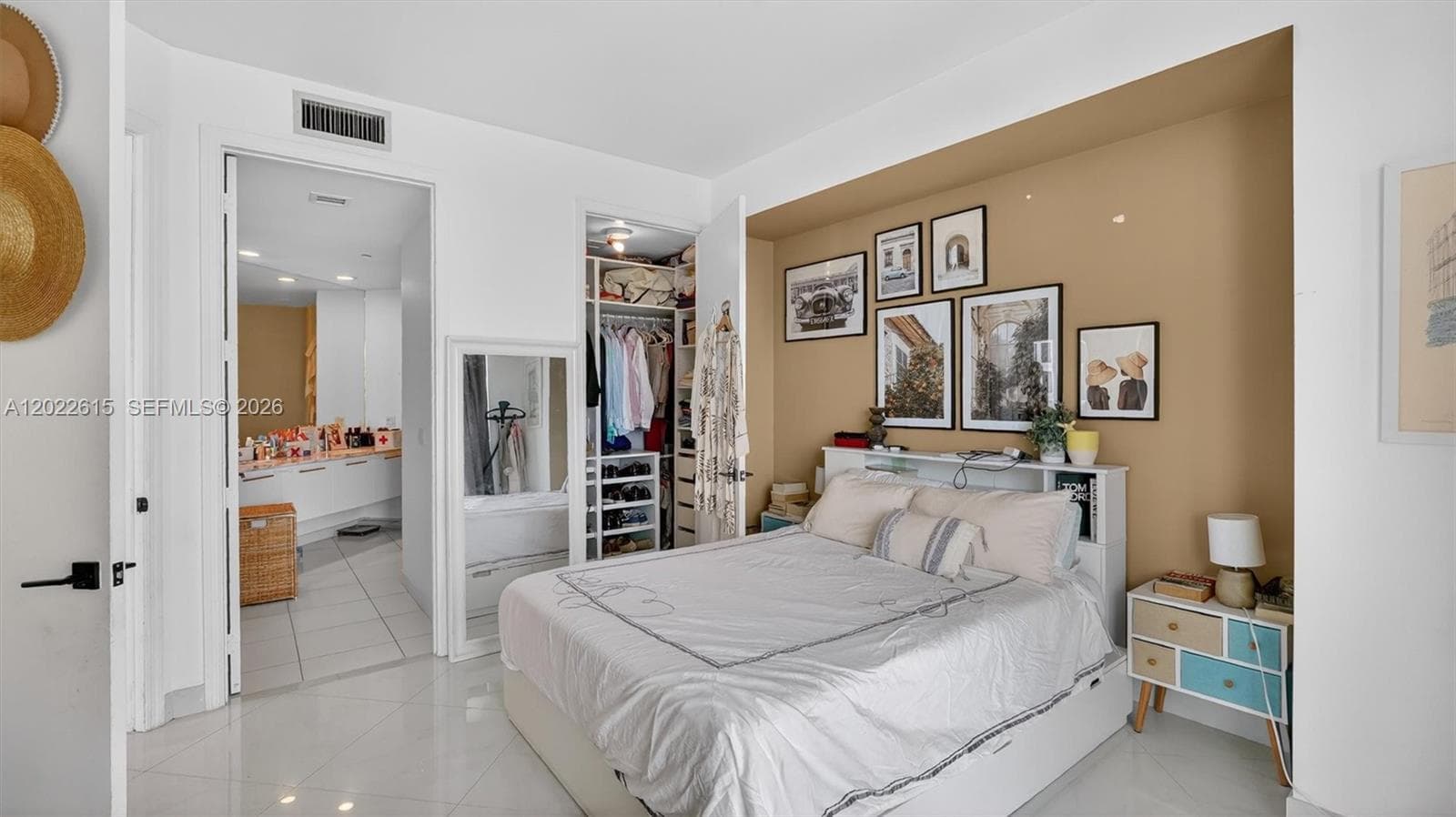 500 Brickell Ave 4102 photo 23