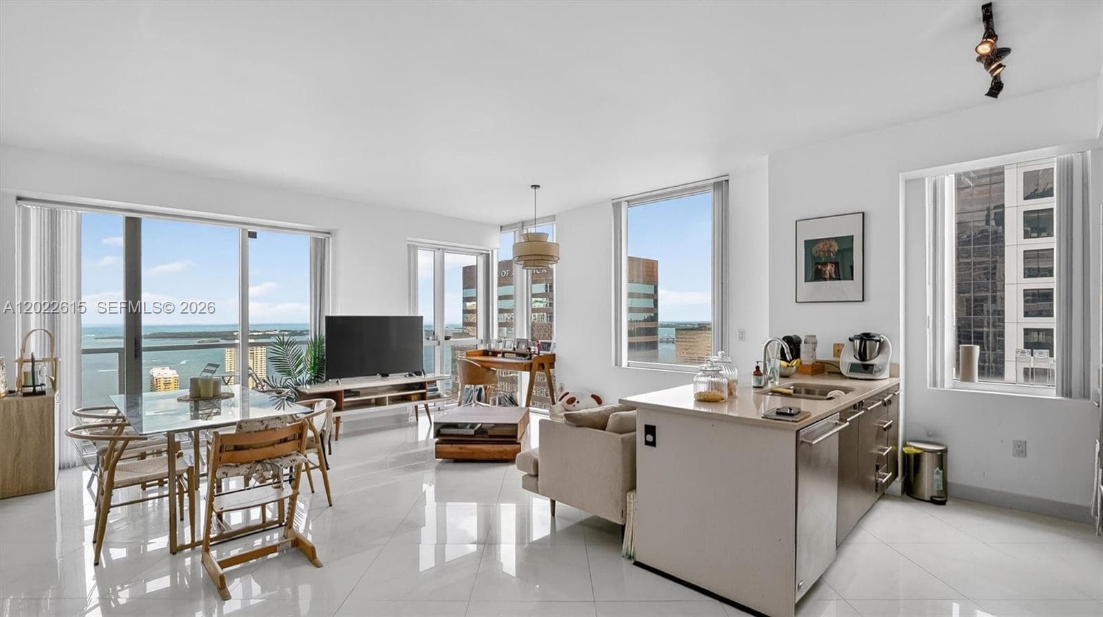 500 Brickell Ave 4102 photo 1