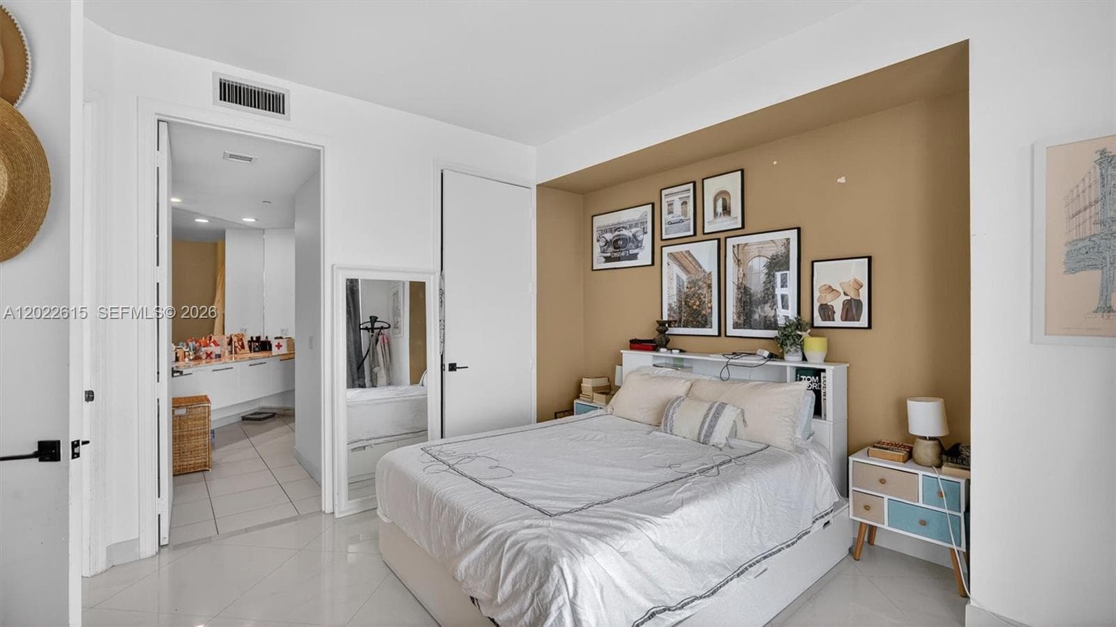 500 Brickell Ave 4102 photo 18
