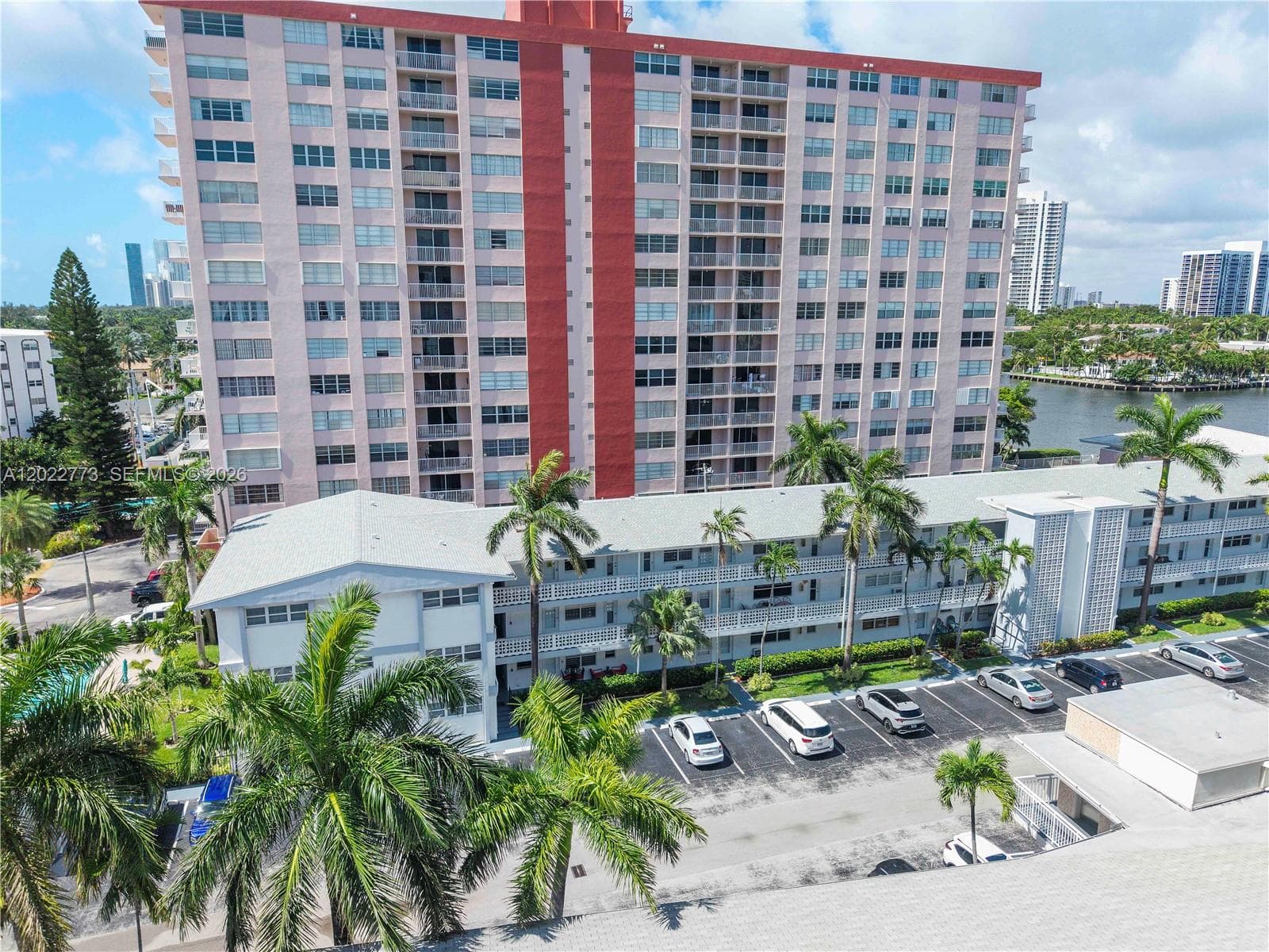 3133 S Ocean Dr 318 photo 16