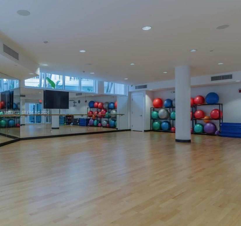 20281 E Country Club Dr 2310 photo 23