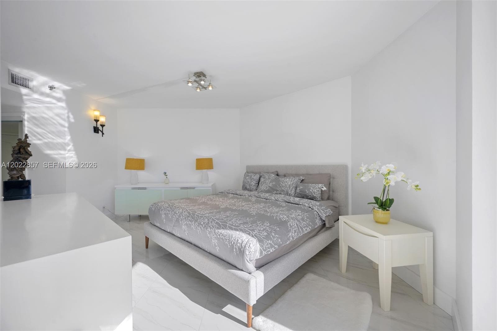 20185 E Country Club Dr 1104 photo 16