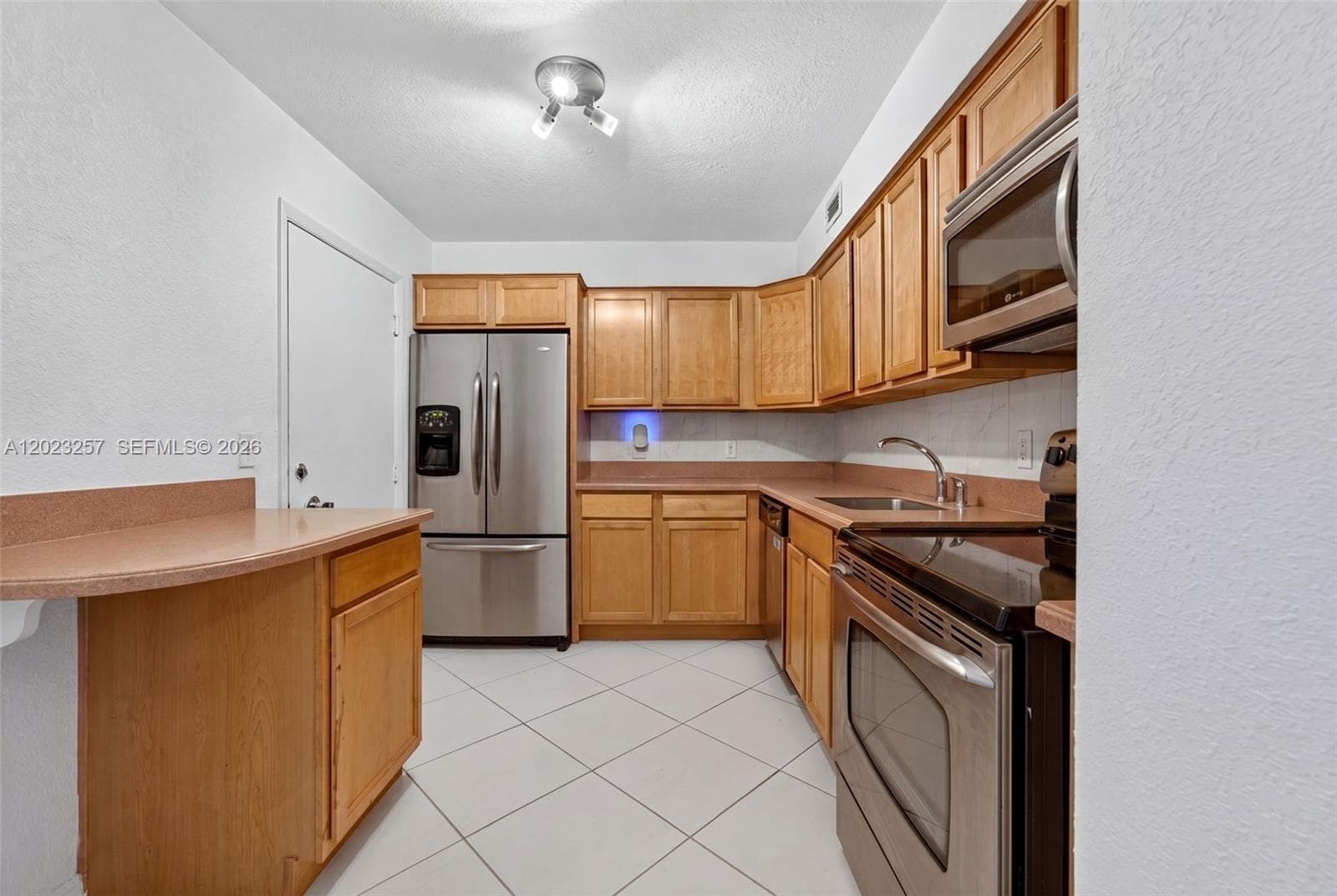 6770 Indian Creek Dr #5D 4