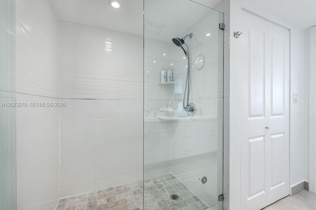 600 Parkview Dr 829 photo 22
