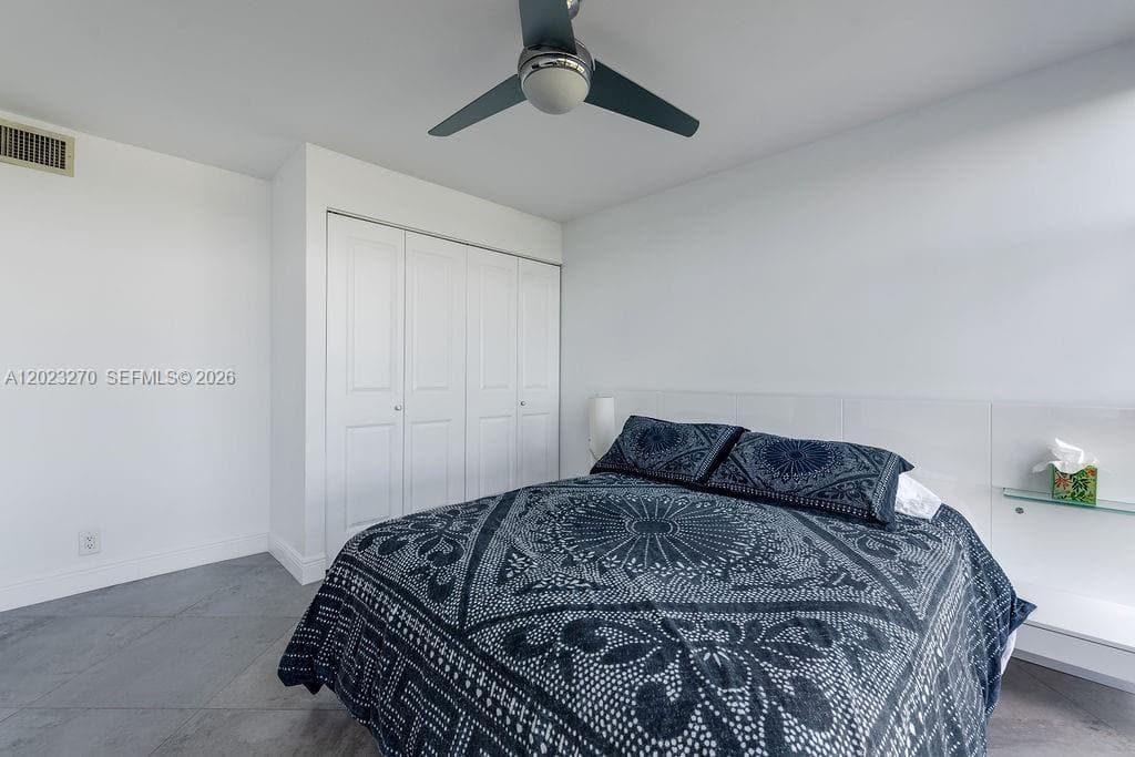 600 Parkview Dr 829 photo 15